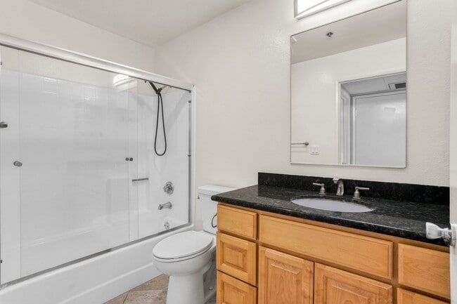 Interior Photo - 511 Carondelet Apartments