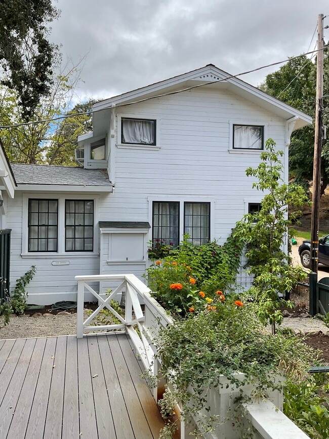 Building Photo - 11611 Garden Ct