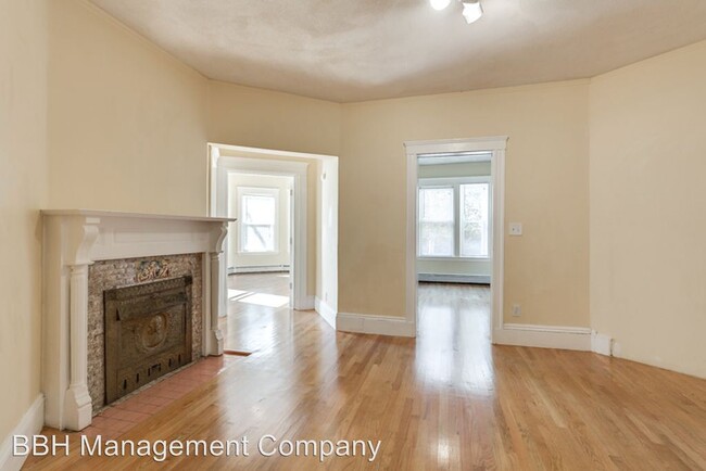 Building Photo - 4 br, 2 bath - 785 Main St