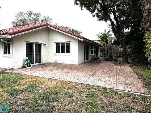 Building Photo - 2685 Oak Tree Dr