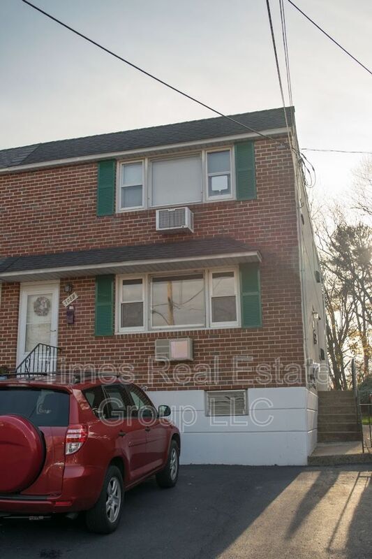 Building Photo - 708 Carmen Dr