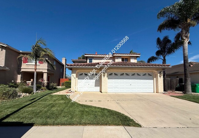 Building Photo - Beautiful River Oaks Large Two Story Home With Three Car Garage