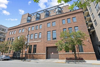 Building Photo - 222 S Racine Ave