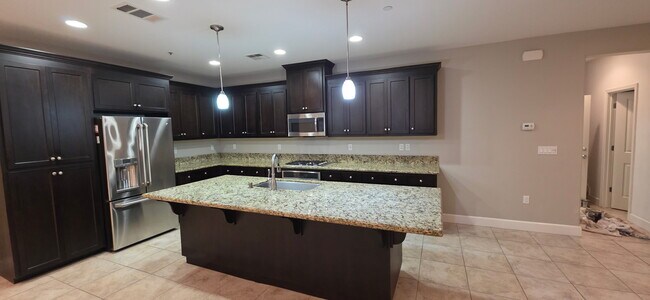 Foto del edificio - 5009 Telegraph Blvd