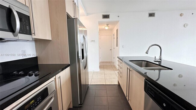 Foto del edificio - 79 SW 12th St