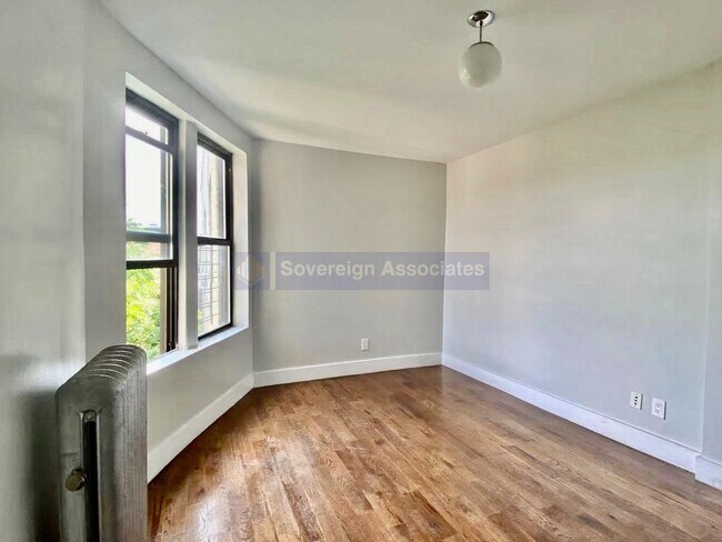 Foto del edificio - 25 Vermilyea Ave