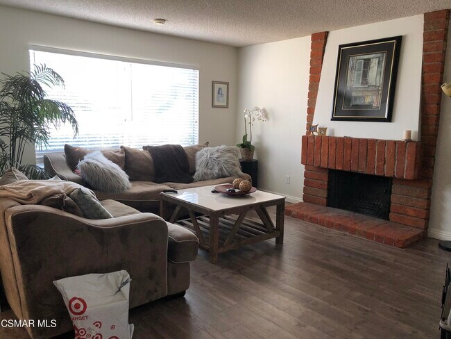 Building Photo - 5822 Dovetail Dr