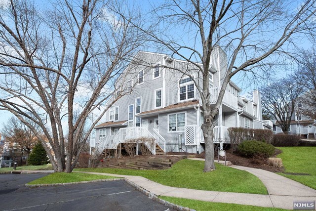 Foto principal - 8 Squire Ct