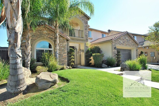 Foto del edificio - Beautiful 5Bd 4Bth With Award Winning Schools
