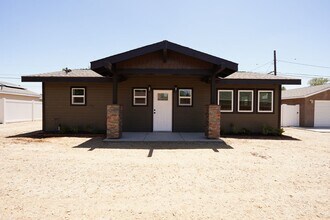 Building Photo - 4805 Charlotte Way