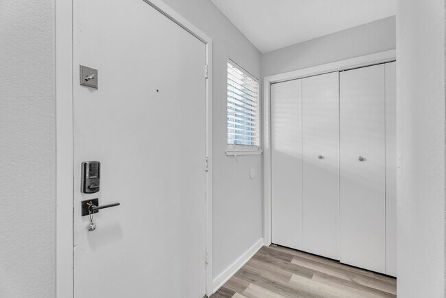 Foto del edificio - 362 Tabor Ave