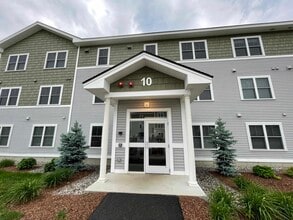 Building Photo - 10 E Ridge Dr