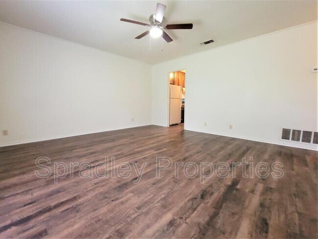 Building Photo - 505 Phoenix Dr