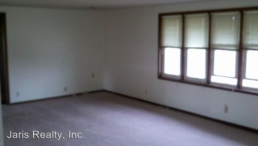 Building Photo - 23153 Lawrence 2130
