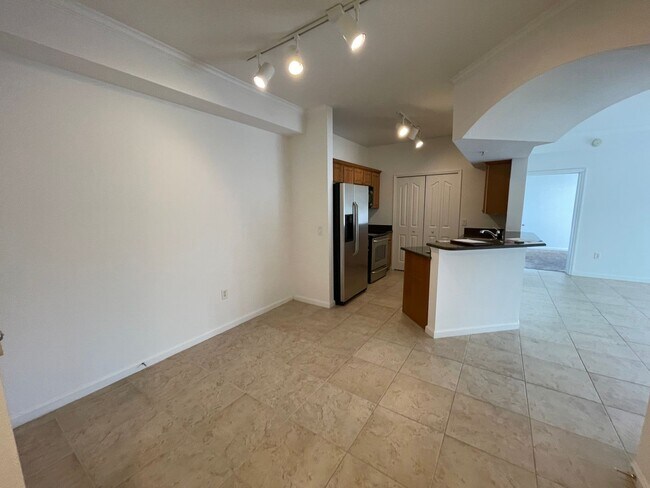 Foto del edificio - ANNUAL RENTAL - POSITANO PLACE 2 BED / 2 BATH WITH GARAGE