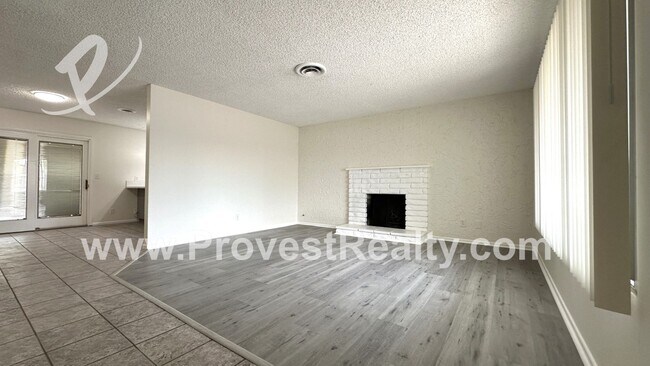 Building Photo - 4 Bed, 2 Bath Apple Valley Home!!!