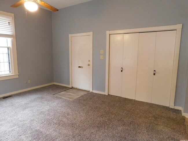 Foto del edificio - 512 E 9th St