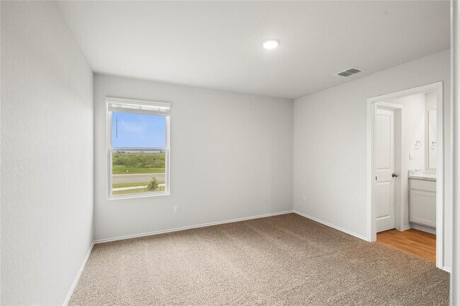 Building Photo - 227 Jackson Dr
