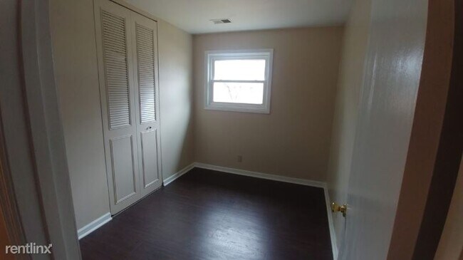Building Photo - 3 br, 1 bath House - 106 Willow