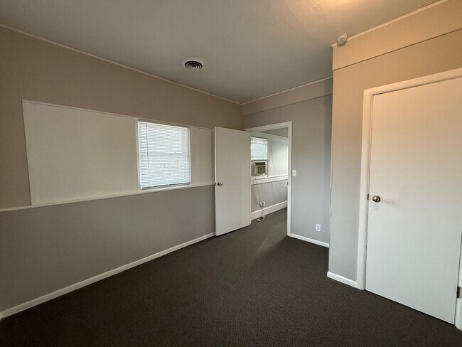 Foto del edificio - 1441 W Macon St