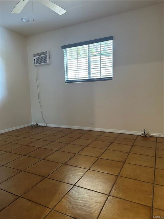 Foto del edificio - 7721 Rhea Ave