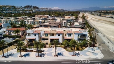 Building Photo - 1523 Doheny Way