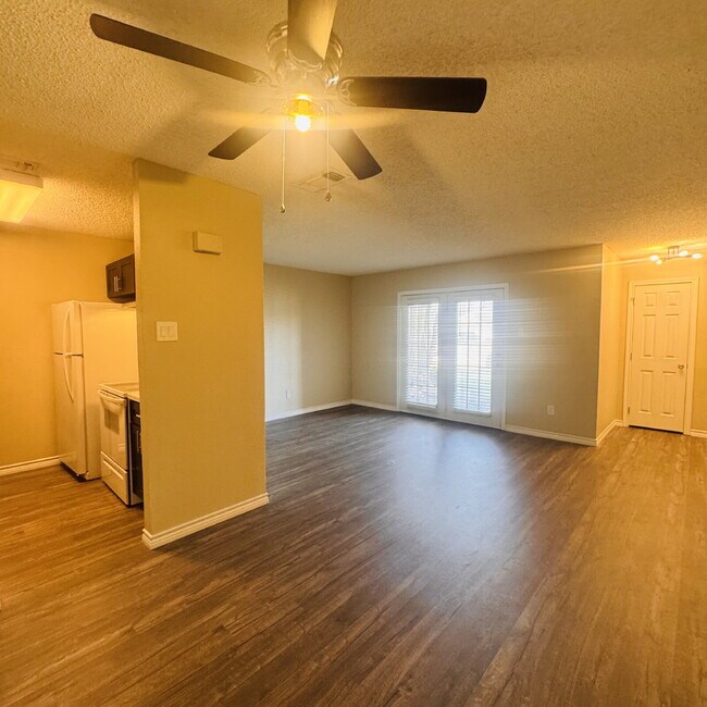 Building Photo - Welcome home to your new oasis at Camden Condominium in Groves, TX!