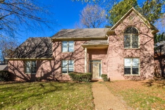 Building Photo - 8664 Meadow Green Dr