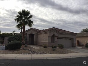 Building Photo - 853 W Raven Dr