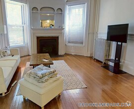 Building Photo - 1071 Beacon St