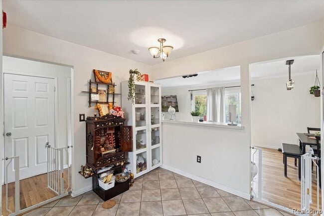 Building Photo - 44563 Savery Dr