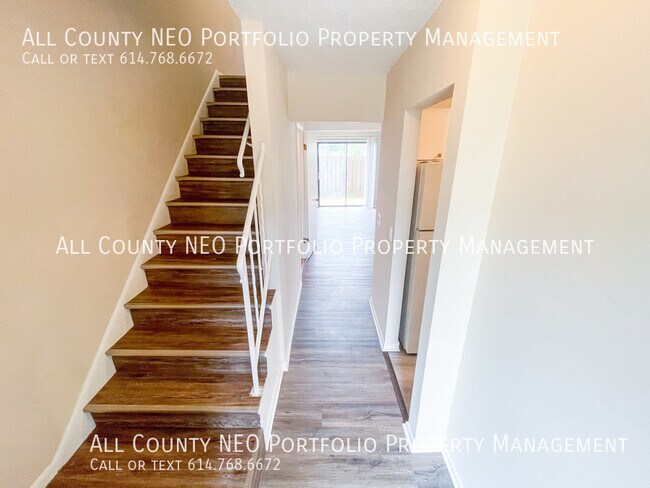 Building Photo - Spacious 2-Bedroom Apartment with Private ...