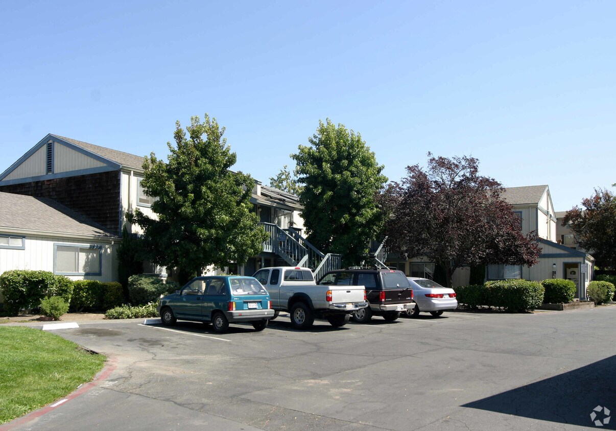 Building Photo - 2280 Bethards Dr