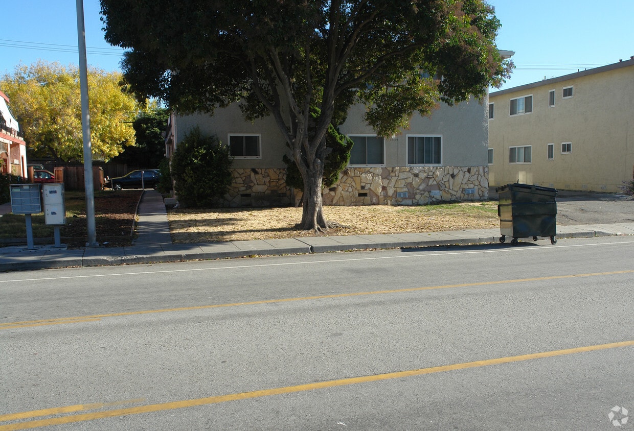 Building Photo - 1080 Clyde Ave