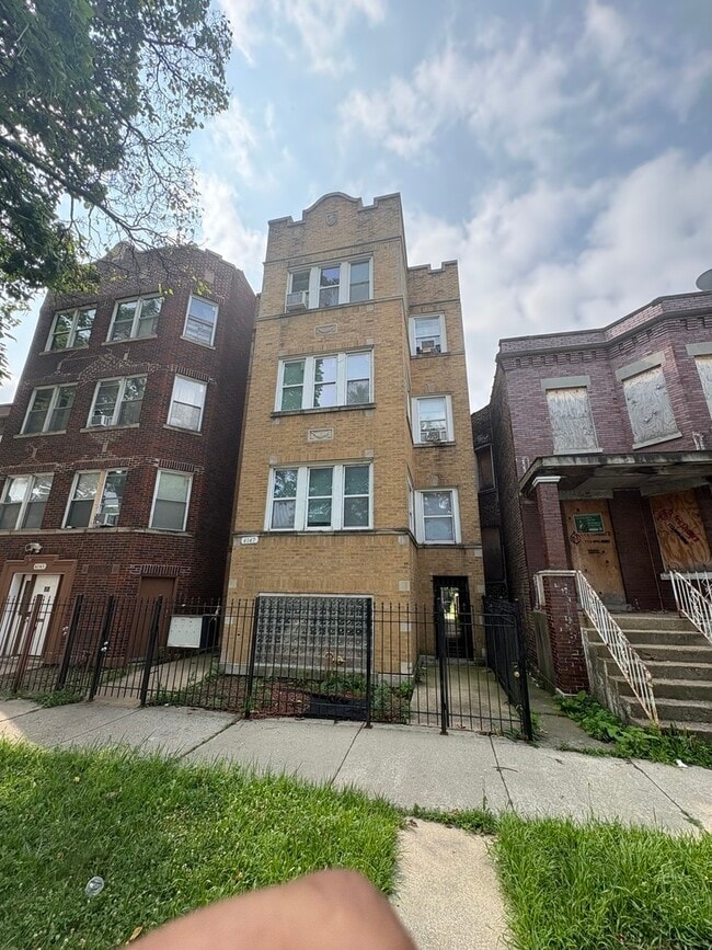 Building Photo - 4147 W Arthington St