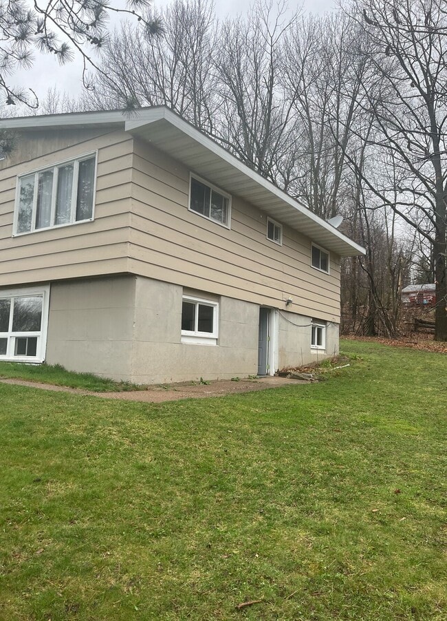 2806 Madonna Dr, Wausau, WI 54401 Condo for Rent in Wausau, WI