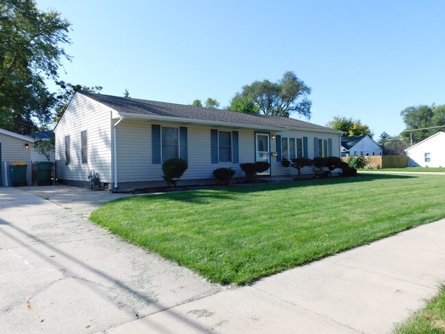 Building Photo - 41 Belmont Dr