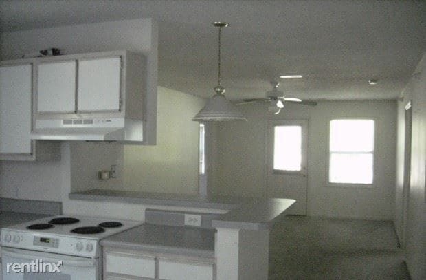 Building Photo - 4 br, 4 bath Condo - 1440 Collegeview Ave