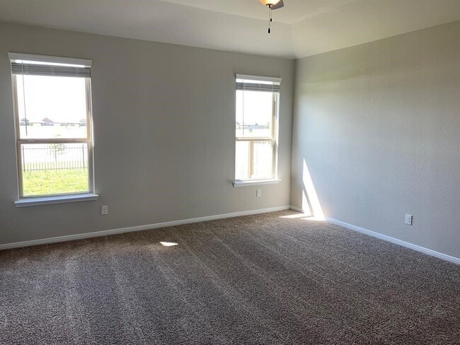 Foto del edificio - 4619 Grigio Pines Dr