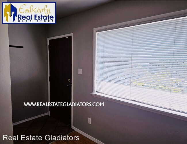 Foto del edificio - 2 br, 1 bath House - 4032 120th Ave SE