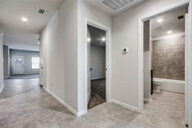 Building Photo - 16437 Pembine Ln