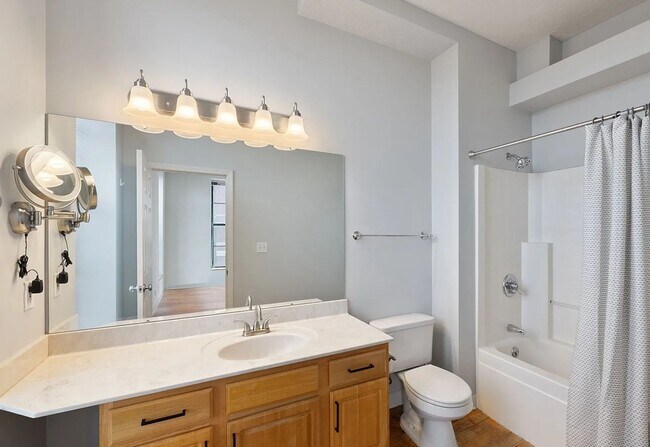 Foto del edificio - Main Street Loft Apartment