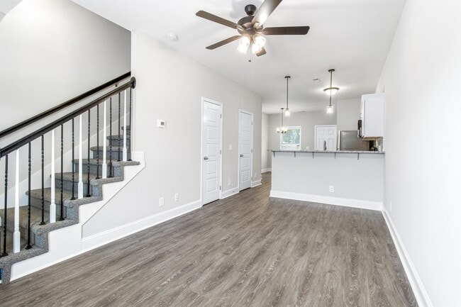 Foto del edificio - 215 Notgrass Rd