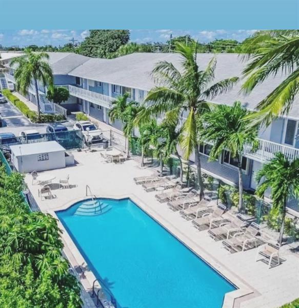 Foto principal - 2175 NE 56th St