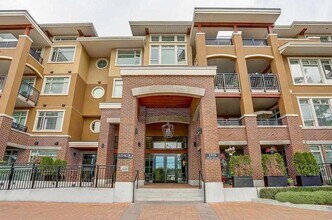 Building Photo - 1975-1154 154 St