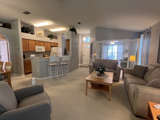 Foto del edificio - 18030 Webster Grove Dr