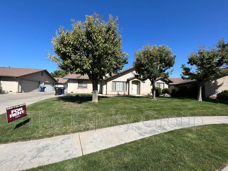 1956 Henshaw Ave, Tulare, CA 93274 House Rental in Tulare, CA