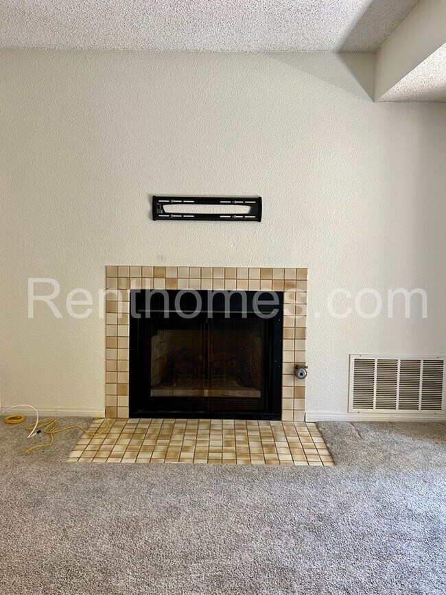 Building Photo - Mira Mesa, 9725 Mesa Springs Way #183- Gre...