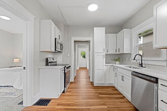 Building Photo - 145 Hancock St