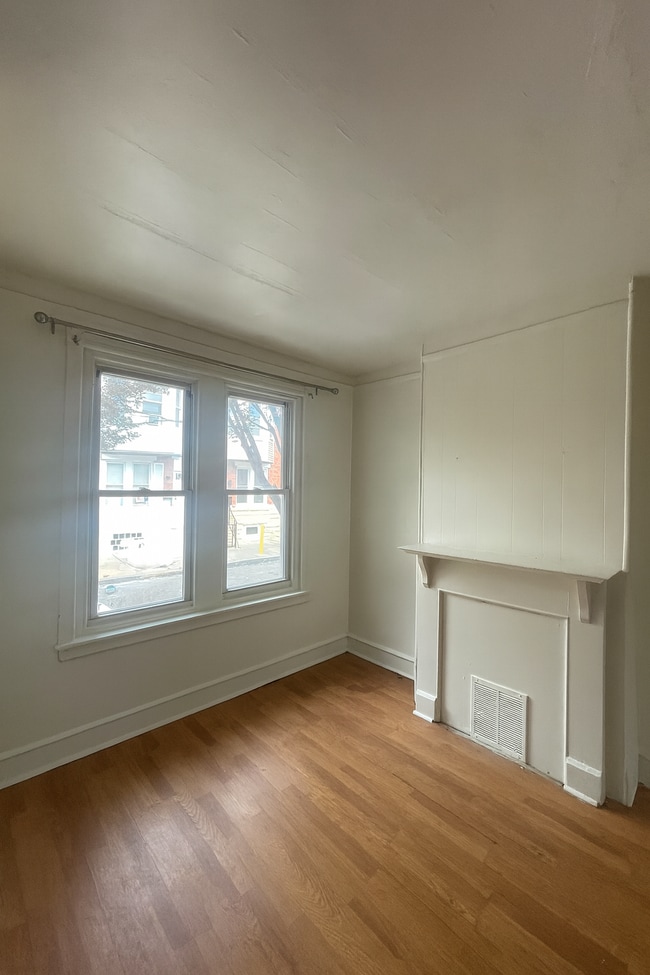 Building Photo - 128 W Wishart St
